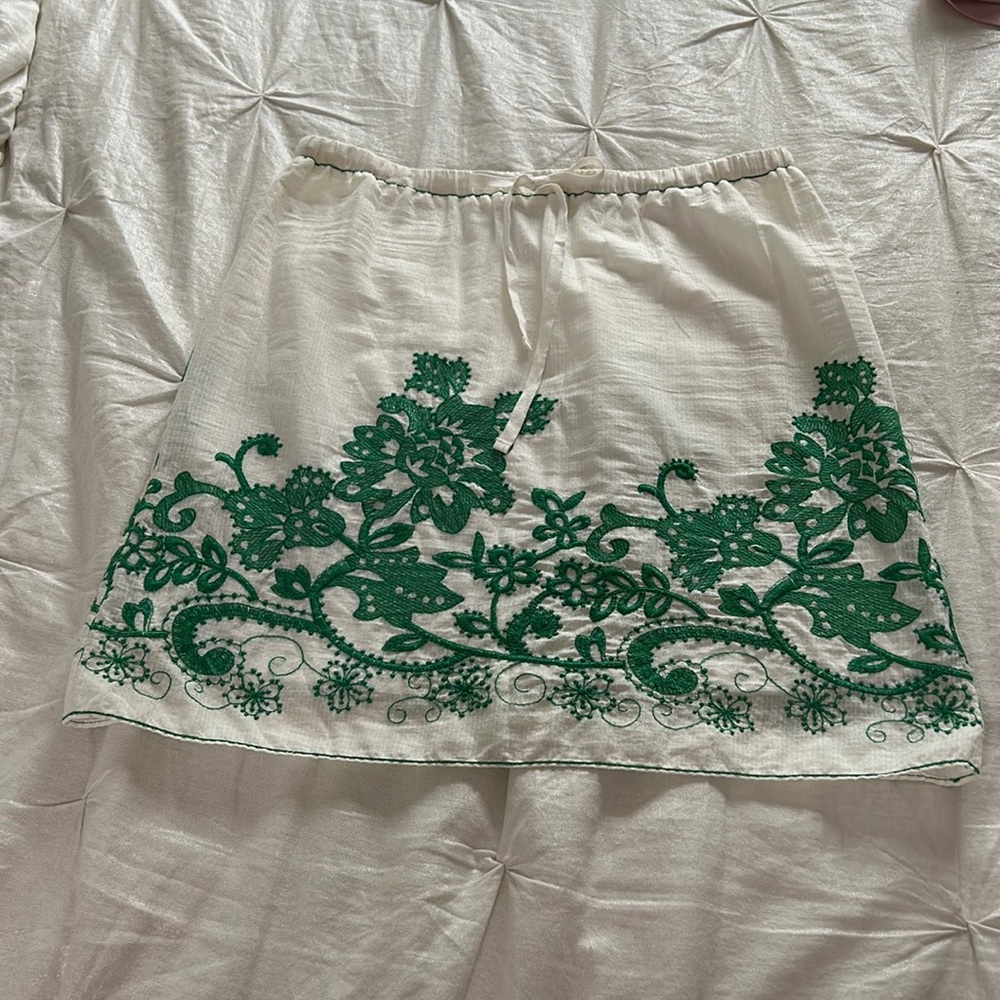 MAX STUDIO, green & wht light weight skirt